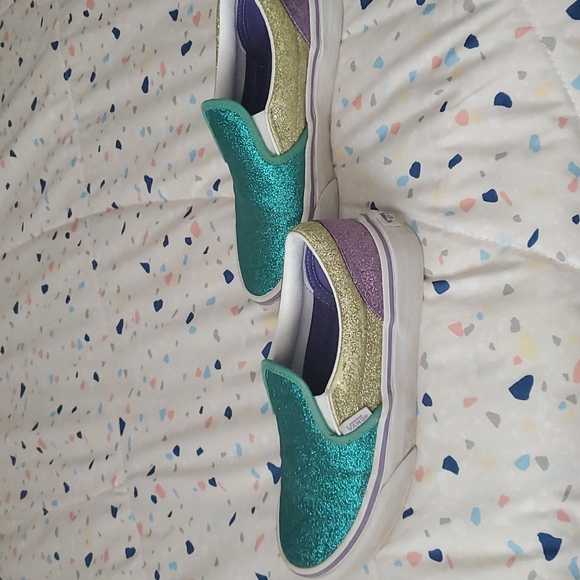 Vans 2 - Picture 2 of 4